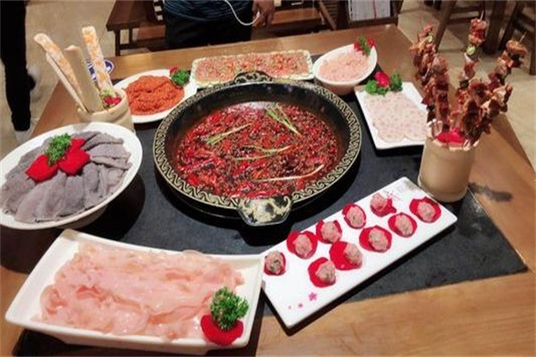 沈家洪城老火锅宫格火锅